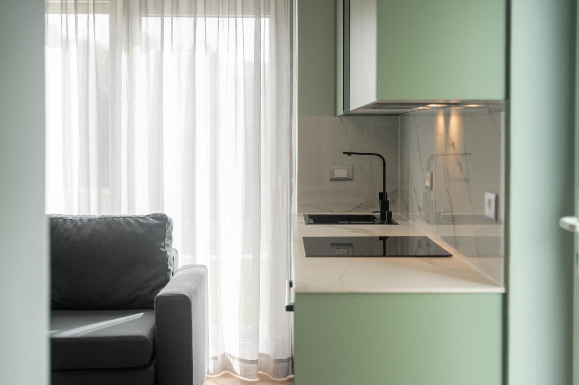 Larum Apartmens Vrsar Buitenkant foto