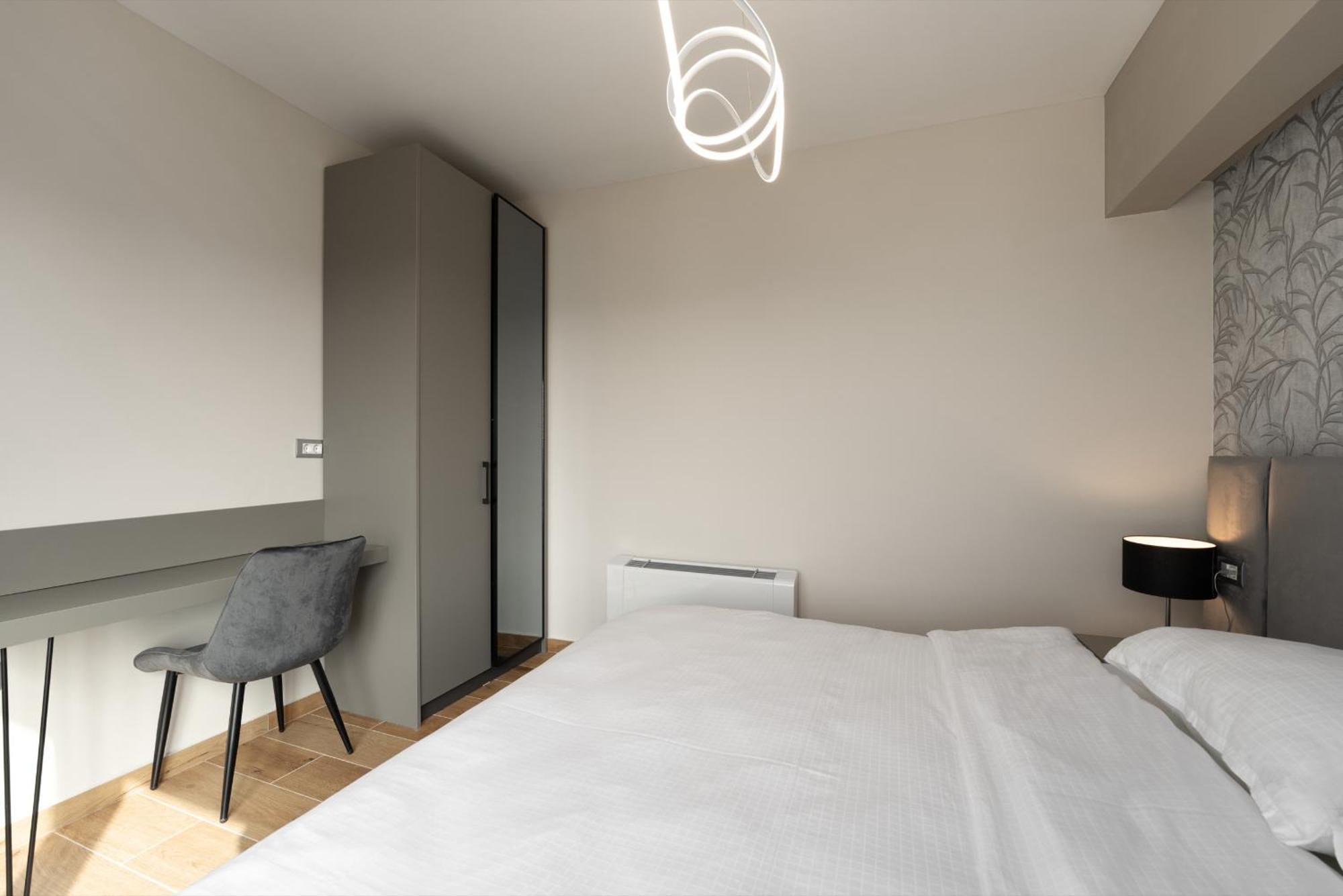 Larum Apartmens Vrsar Buitenkant foto