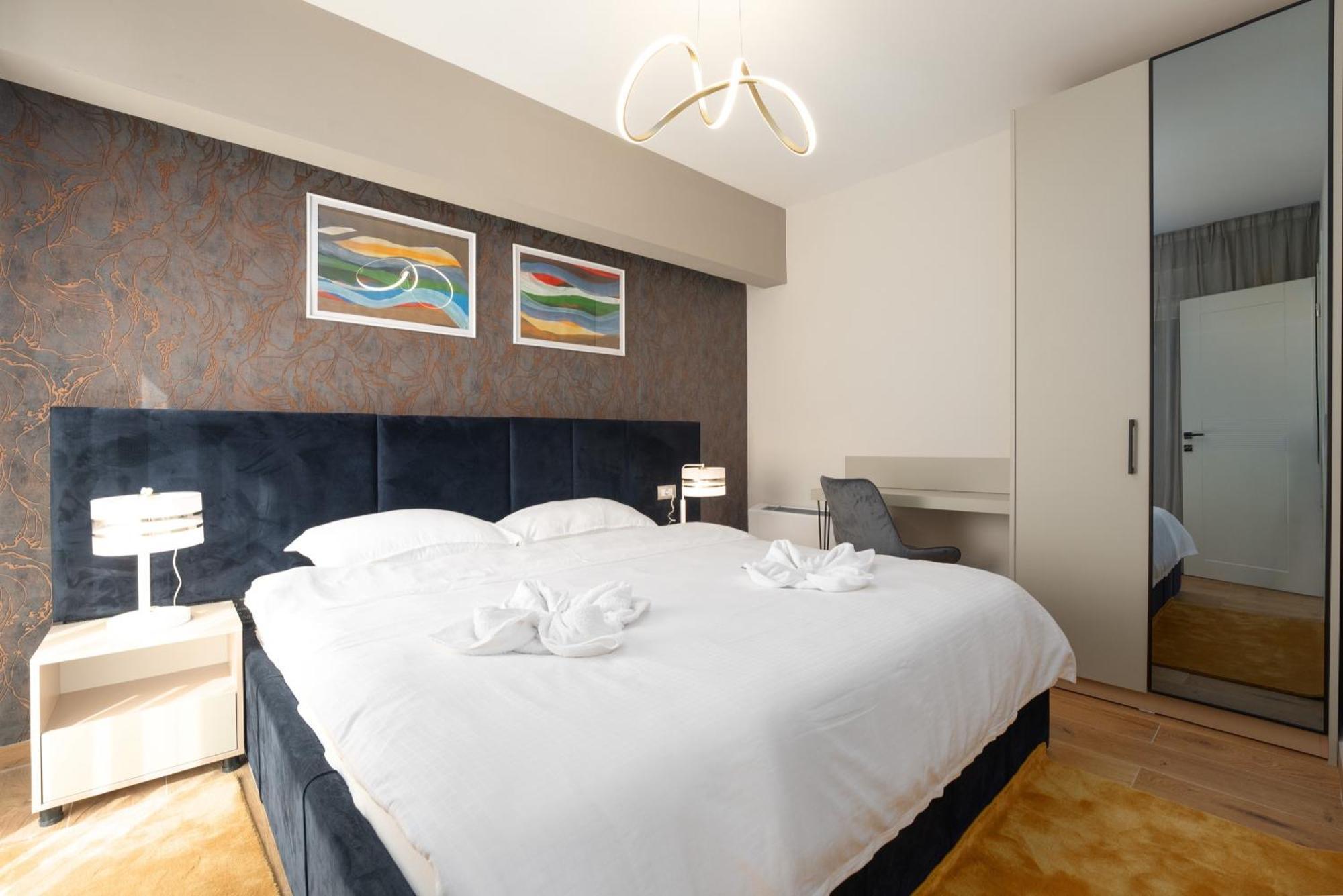 Larum Apartmens Vrsar Buitenkant foto