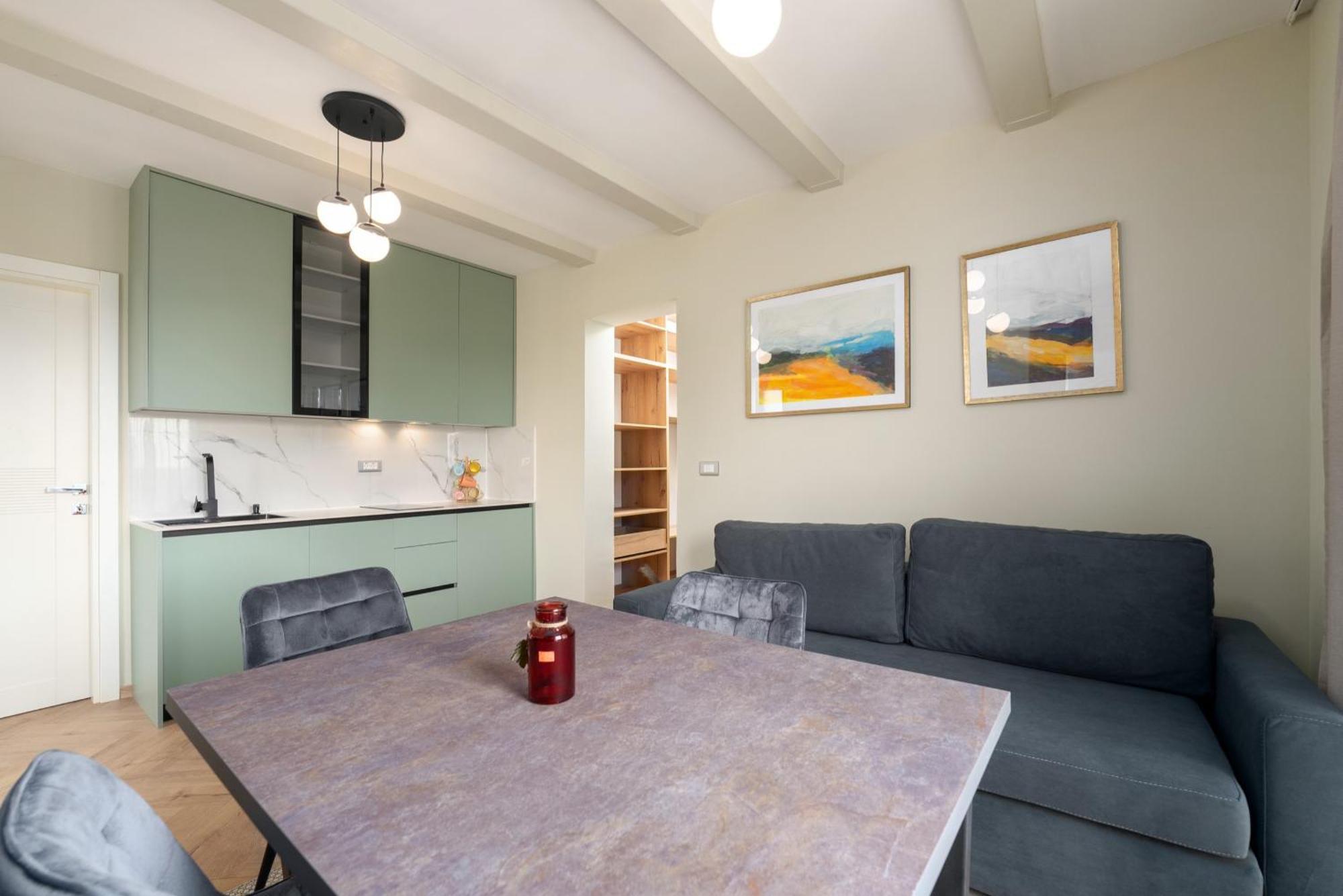 Larum Apartmens Vrsar Buitenkant foto