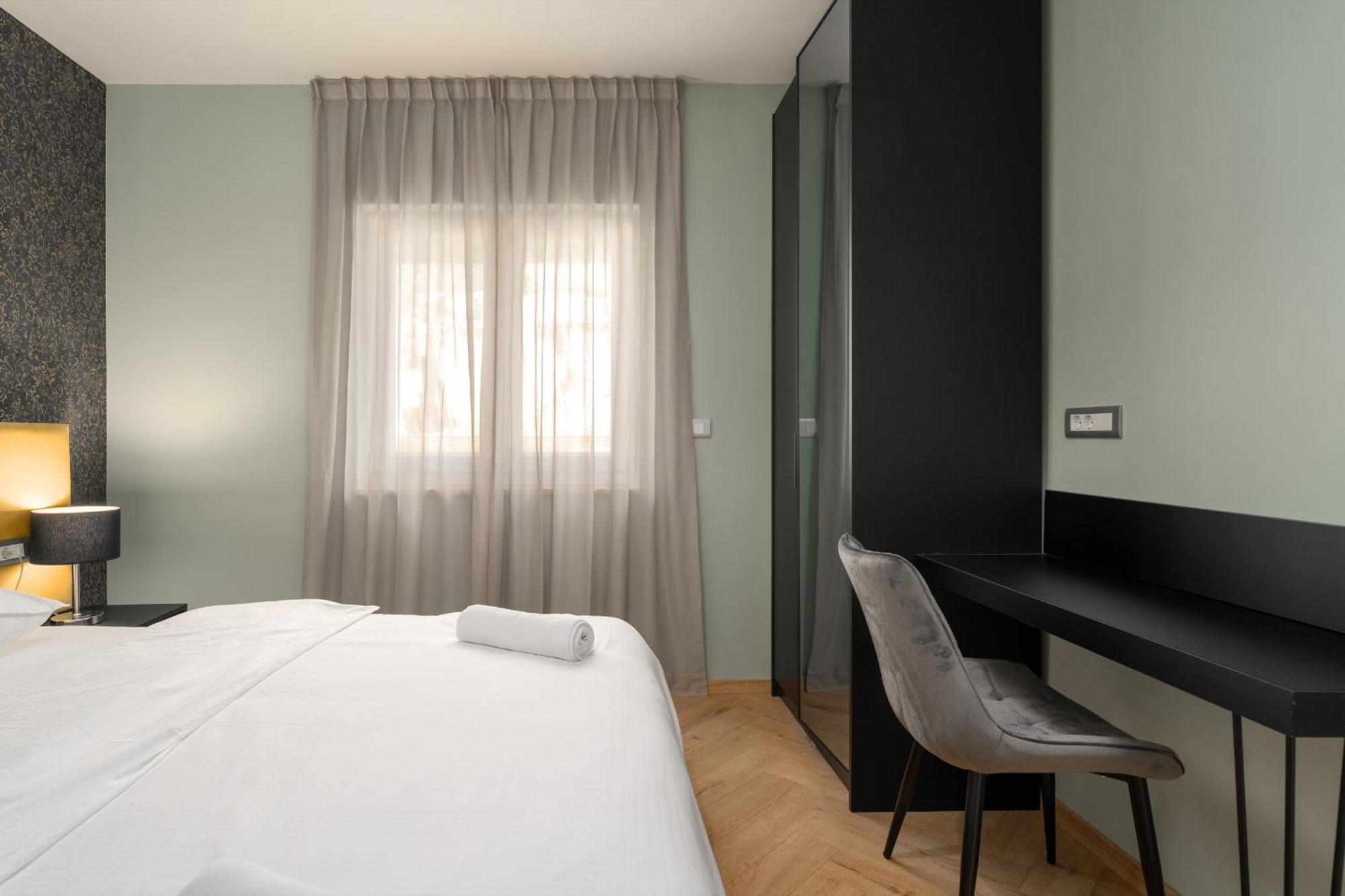 Larum Apartmens Vrsar Buitenkant foto