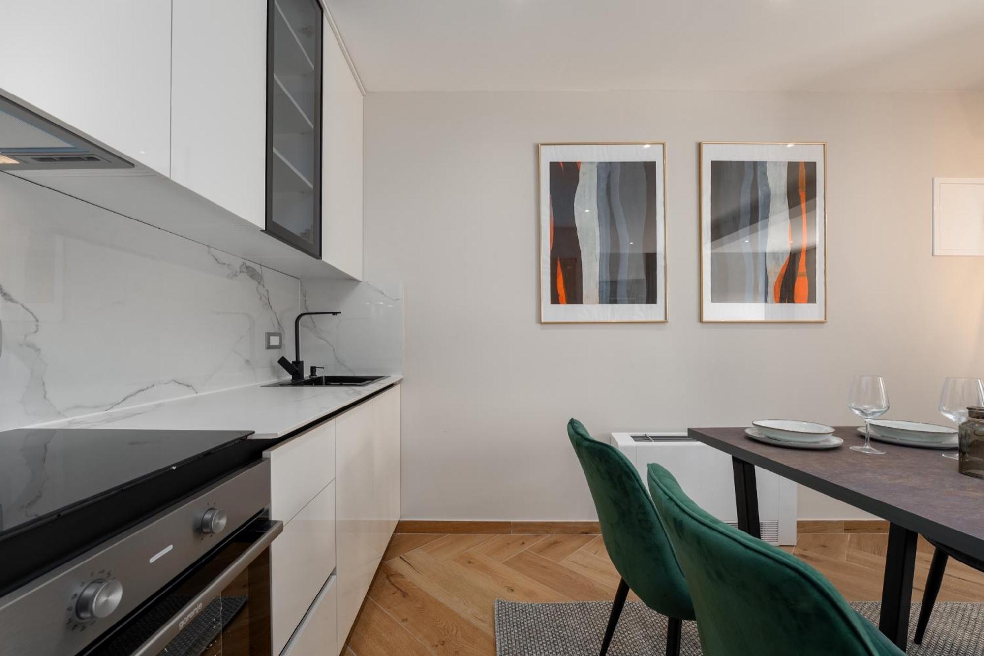 Larum Apartmens Vrsar Buitenkant foto