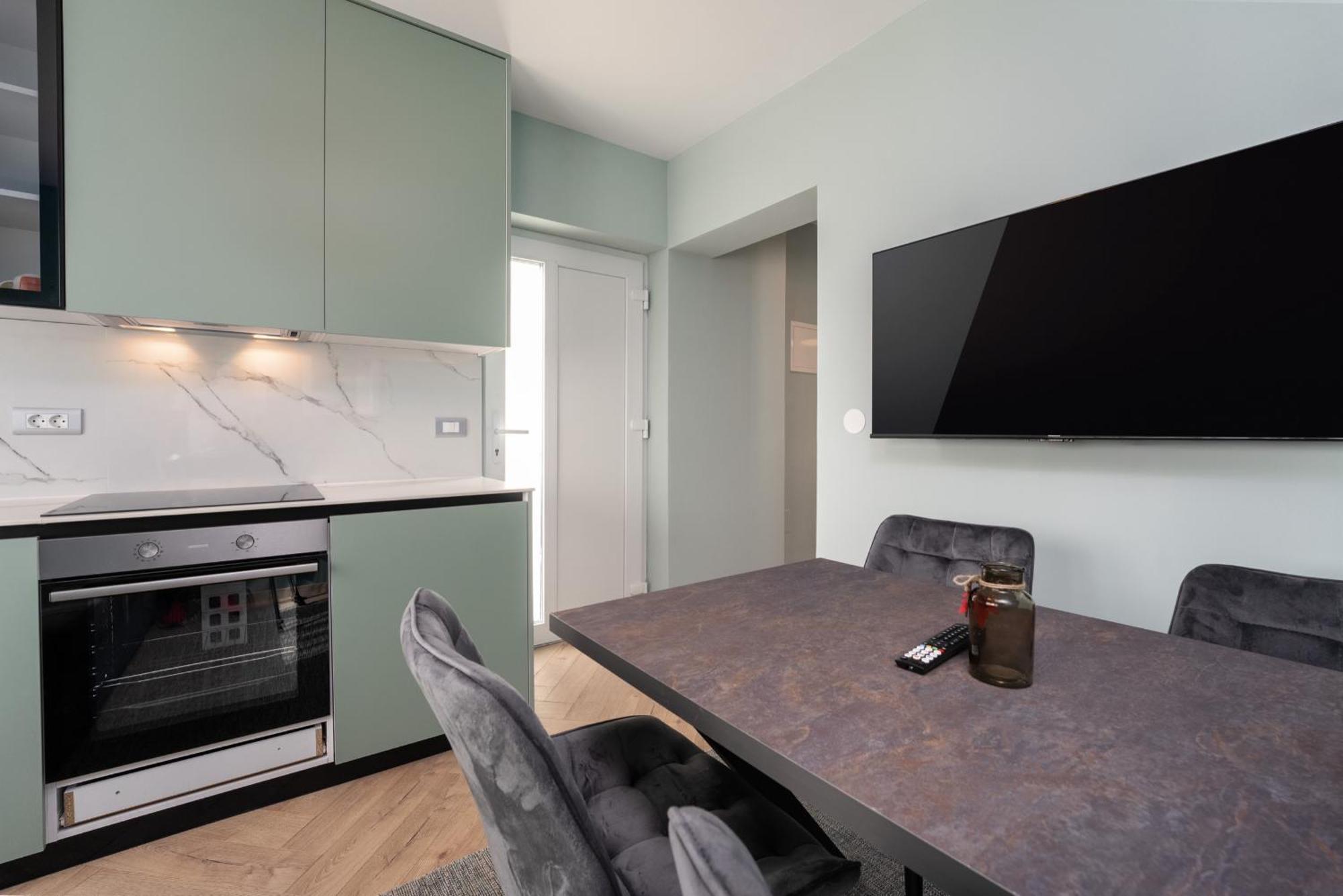Larum Apartmens Vrsar Buitenkant foto